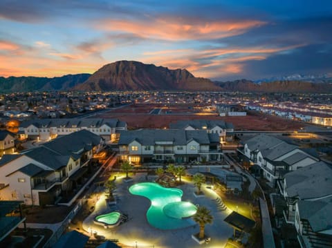 52| Aloha Poolhouse at Ocotillo Springs Resort with Pool House in Santa Clara