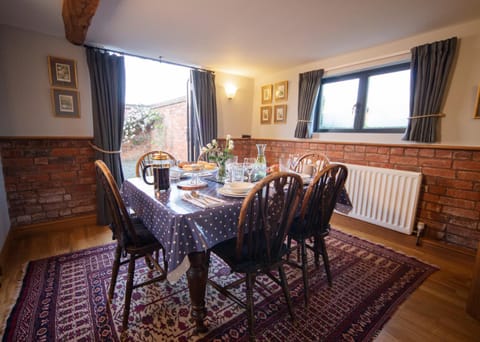 Patio, Dining area