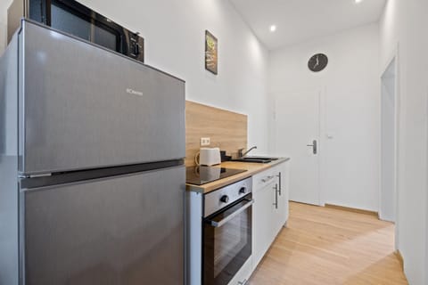 Kitchen or kitchenette, minibar, pet friendly, stove, toaster