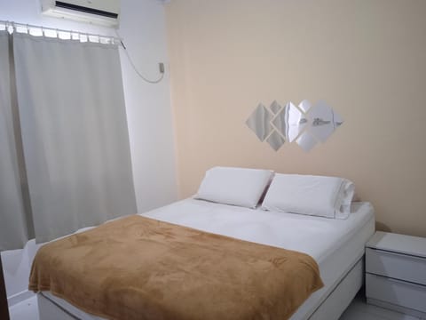 Bedroom, air conditioner