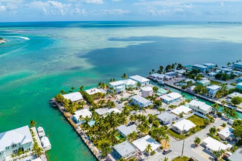 Blue Lagoon House in Marathon