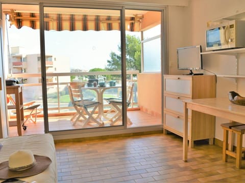 Studio cosy avec terrasse, piscine, tennis, Wi-Fi - Accès direct plage - Bormes-les-Mimosas - FR-1-251-560 Apartment in Bormes-les-Mimosas