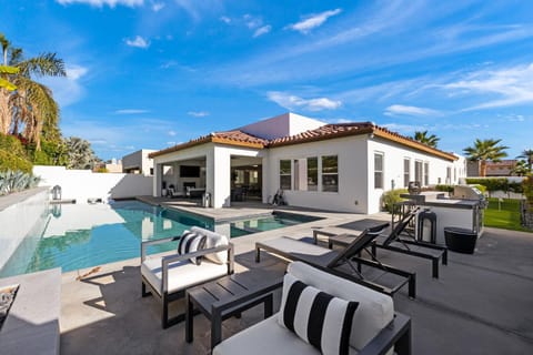 Sports Fan Paradise w/ Pool+Golf House in La Quinta