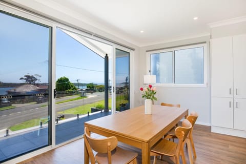 La Vista - Water Views & Mountain Vistas House in Culburra Beach