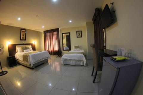 Bed, TV and multimedia, Bedroom