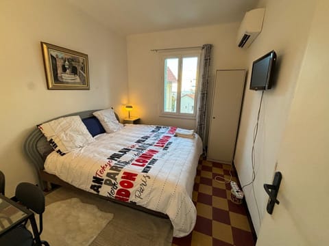 Brinette Room Bed and Breakfast in Toulon