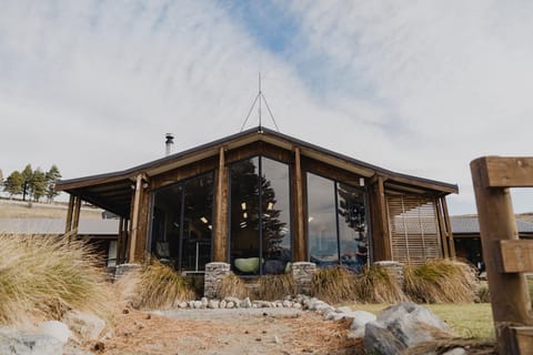 Lakes Edge Lodge Hostel in Lake Tekapo