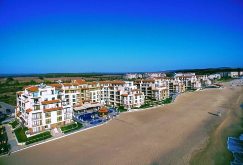 Property building, Day, Natural landscape, Bird's eye view, Beach, Sea view