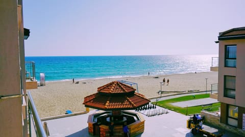 Day, Natural landscape, Beach, Sea view, sunbed