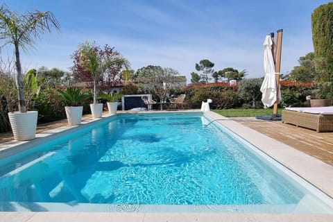 Villa moderne dans un domaine privé unique Villa in Villeneuve-Loubet