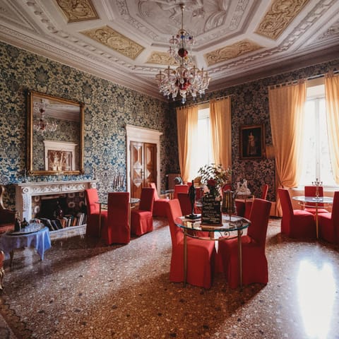 Living room, Internal: Not applicable to any particular room