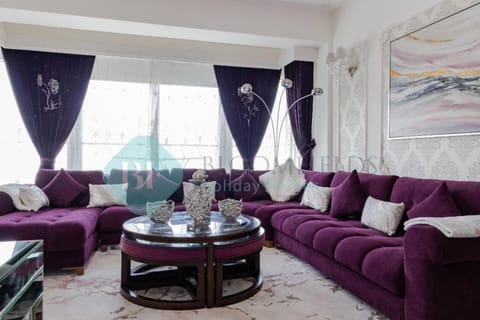 Grandeur 3 Bedroom In Wave Condo in Abu Dhabi