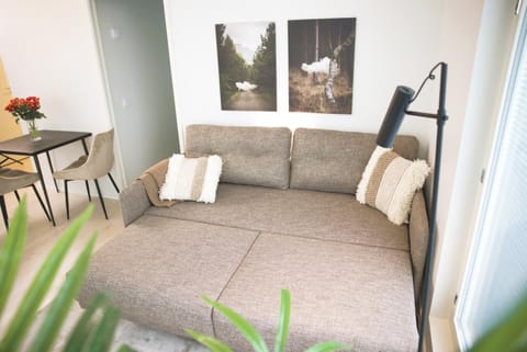 New 3-Bed Apartment & Free Garage parking & PS5 Condominio in Helsinki
