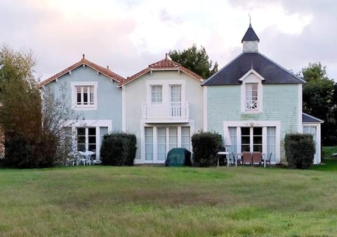 Property building, Garden, Garden view