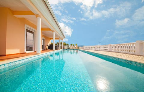 Day, Pool view, Swimming pool, sunbed