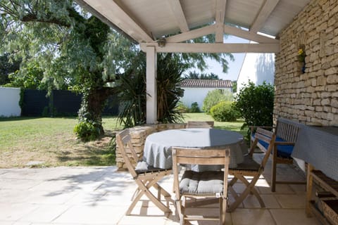 Patio, Garden, Dining area