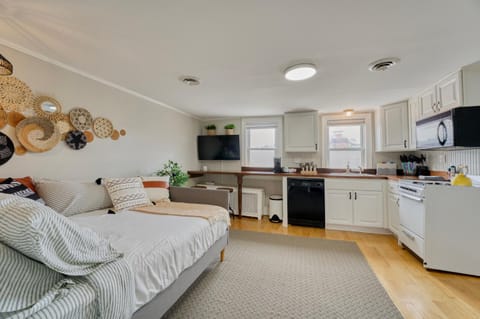 1 Bedroom Treetop Apartment on Capitol Hill! Copropriété in Capitol Hill