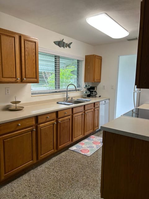 Cute 3 Bedroom 2 Bath FL Home close to beaches golfing fishing and diving Haus in North Palm Beach