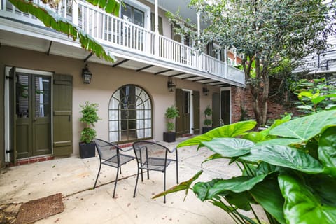 Updated Bourbon Street Condo with Smart TVs! Apartment in Faubourg Marigny