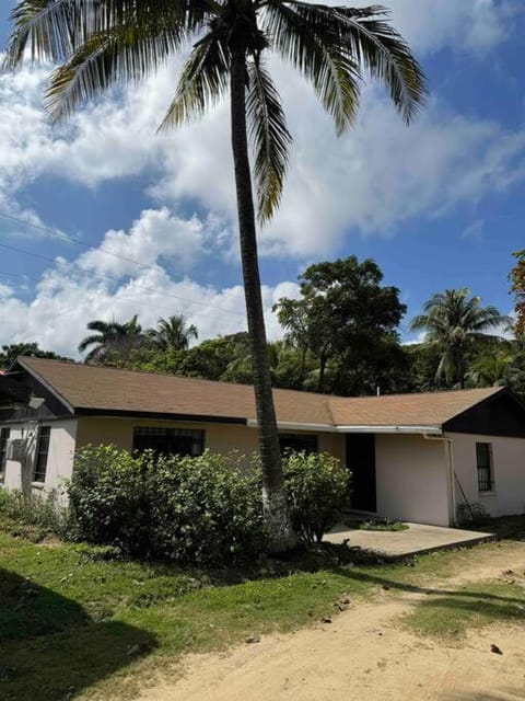 Casa Turquesa Roatán Condo in Bay Islands Department