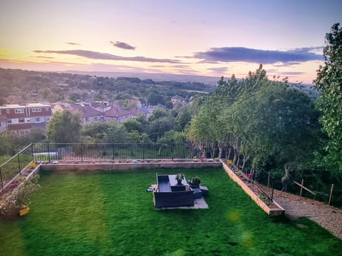 Garden, Garden, View (from property/room), View (from property/room), City view, City view, Garden view, Garden view