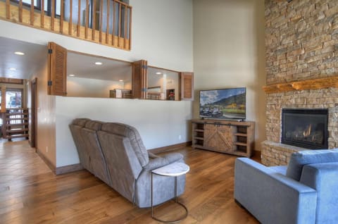 Tamarron Gambel Oak - 731 House in La Plata County