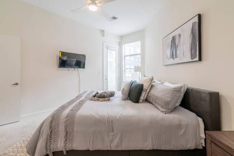 Cozy Apartment with WiFi Condo in Charlotte