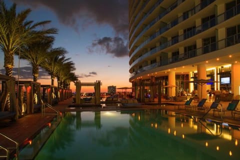 1502-Directly stunning Ocean View at the Beach Hotel in Hollywood Beach