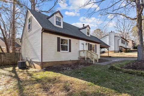 Beautifully updated home! Near downtown & NC State House in Raleigh