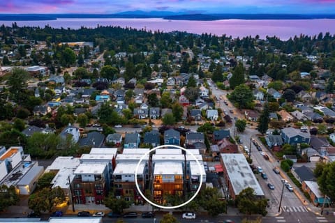 West Seattle's Modern Townhome Haus in Seattle