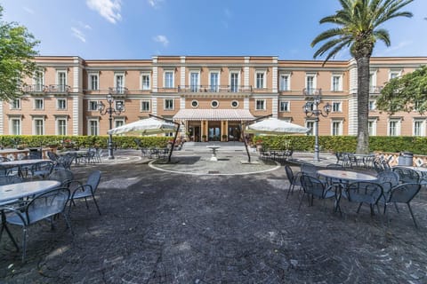 Facade/entrance, Garden