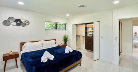 Mini Golf+Grill & Big Terrace+Pool - Ideal Villa Chalet in Golden Glades