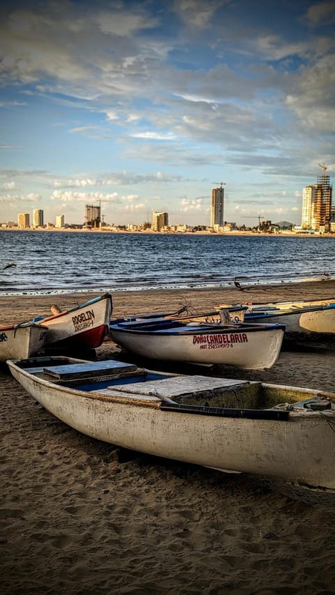 Day, Natural landscape, Activities, Beach, Sea view