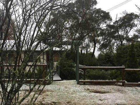 Wombat's Den - Spectacular Views and Serenity Casa in Wentworth Falls