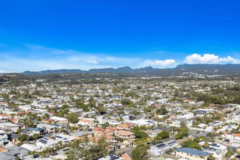 Day, Neighbourhood, City view, Mountain view