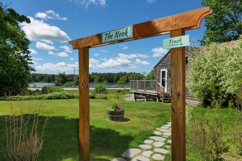 Cozy Pond Side Cottage in Bar Harbor! [The Nook] Maison in Salsbury Cove