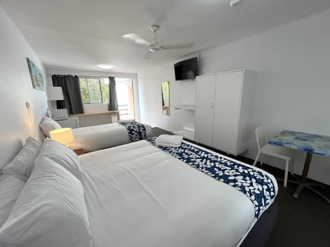 Browns Broadbeach Motel in Mermaid Beach