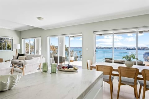 Ocean Front Luxury - The Lambeth Walk House in Sydney