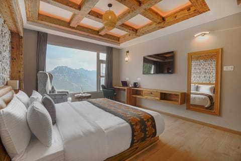 Bed, Natural landscape, TV and multimedia, Photo of the whole room, Evening entertainment, Bedroom, Mountain view