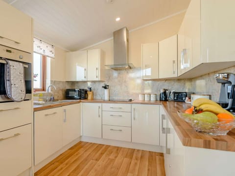 2 Bed in Sowerby Bridge 90887 House in Calderdale