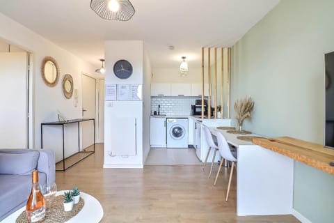 Living room, Communal kitchen