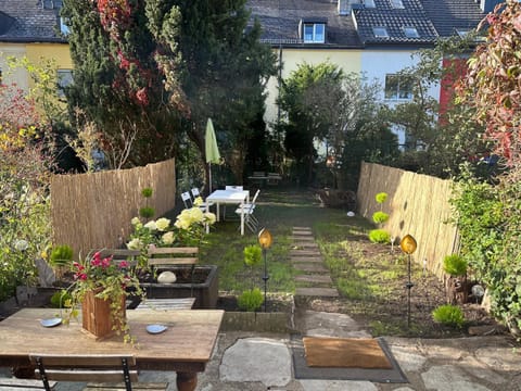 Garden, Balcony/Terrace