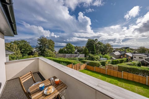 Property building, Garden, View (from property/room), Balcony/Terrace, Dining area, Garden view