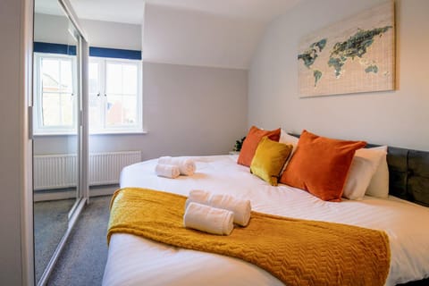 Stylish 2 Bedroom Maisonette in Hatfield by HP Accommodation Condo in Hatfield