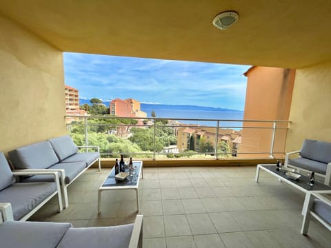 Patio, Sea view