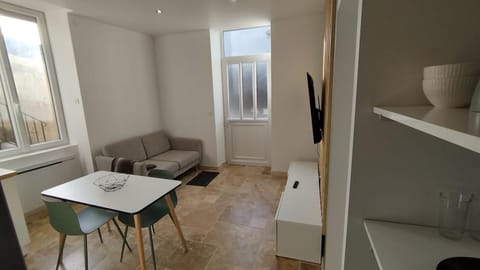 Appartement lumineux en RDC Apartment in Bourgoin-Jallieu