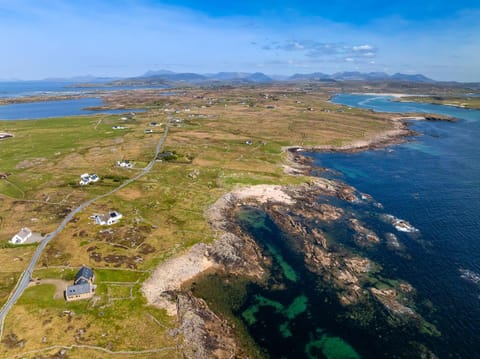 Property building, Bird's eye view, Beach, Mountain view, Sea view