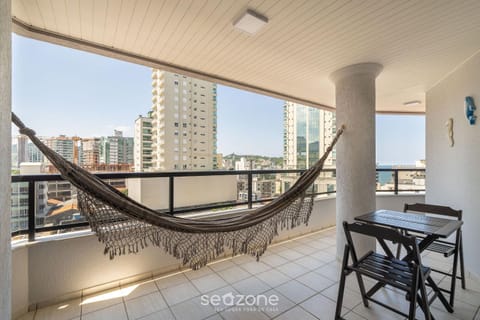 Balcony/Terrace, City view