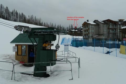 Cozy updated 3 BDRM/3 BTH on ski hill with private hottub (110) Condo in Kimberley