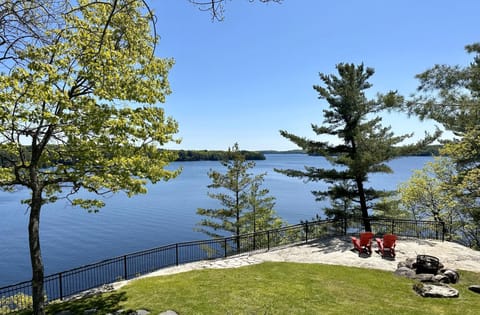 Breathtaking view of Lake Rosseau Villa in Seguin